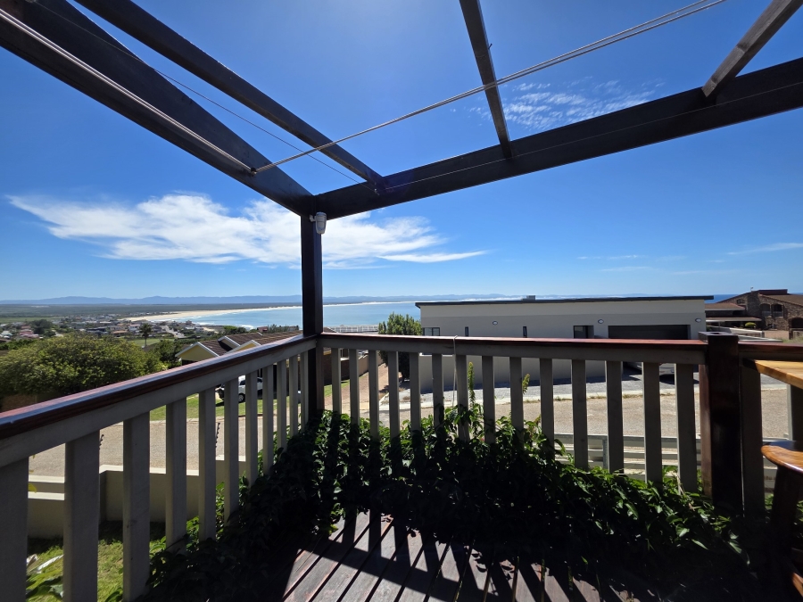 3 Bedroom Property for Sale in Wavecrest Eastern Cape